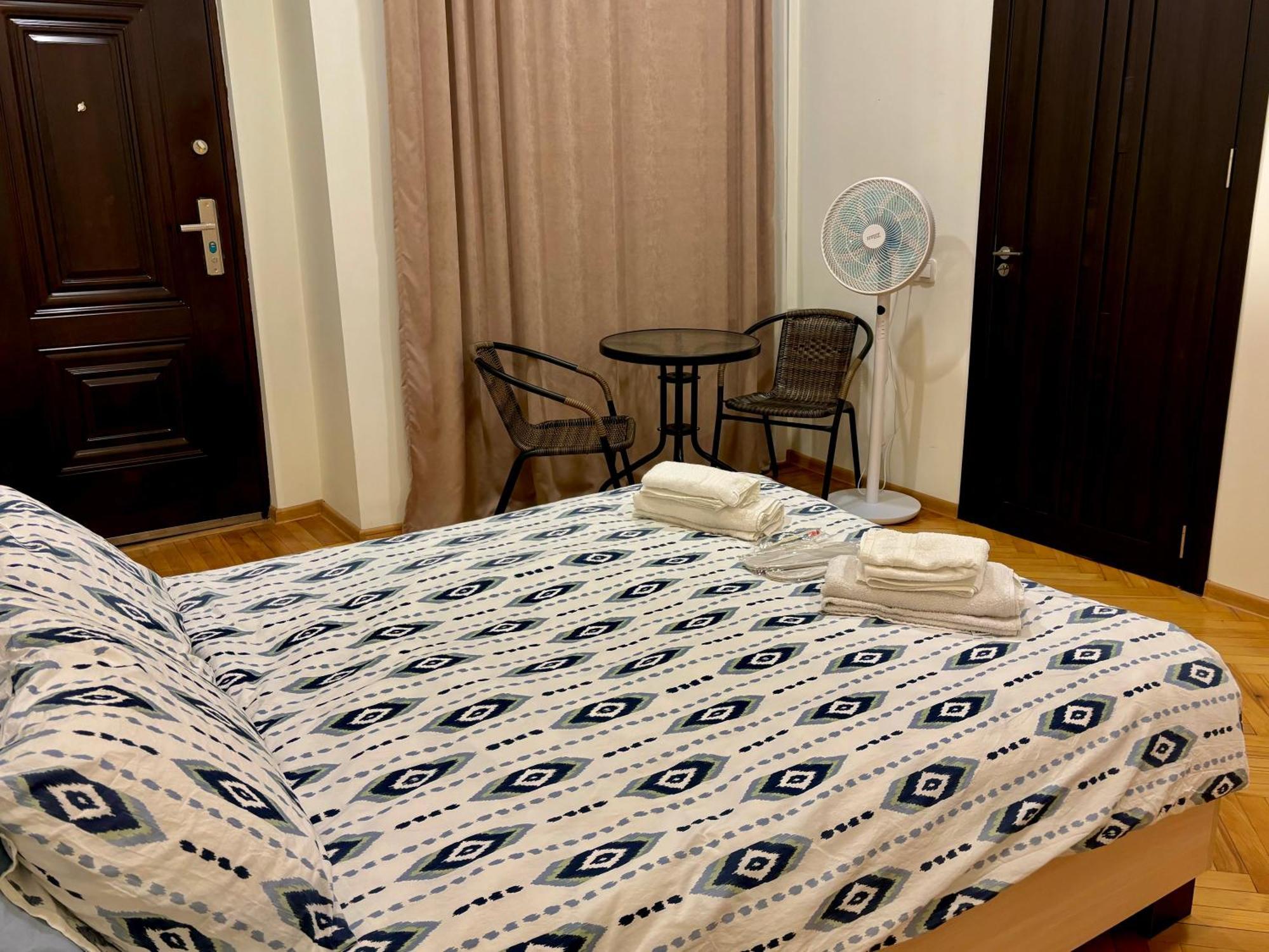Cosy Apartment In Tbilisi Centre Eksteriør billede